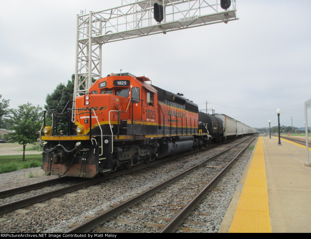 BNSF 1825